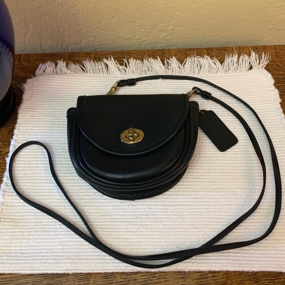 COACH 1997 vintage black leather mini shoulder bag